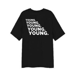 “YOUNG” TEE – Negra