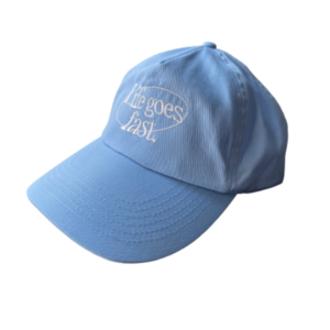 “LIFE GOES FAST” GORRA – Azul